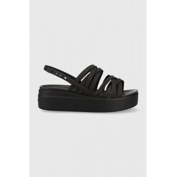 Crocs sandale Brooklyn Strappy Low Wedge femei, culoarea negru, cu platformă 206751
