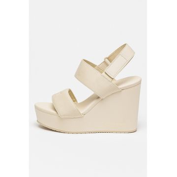 Sandale cu platforma si inchidere cu velcro Sandale cu platforma si inchidere cu velcro
